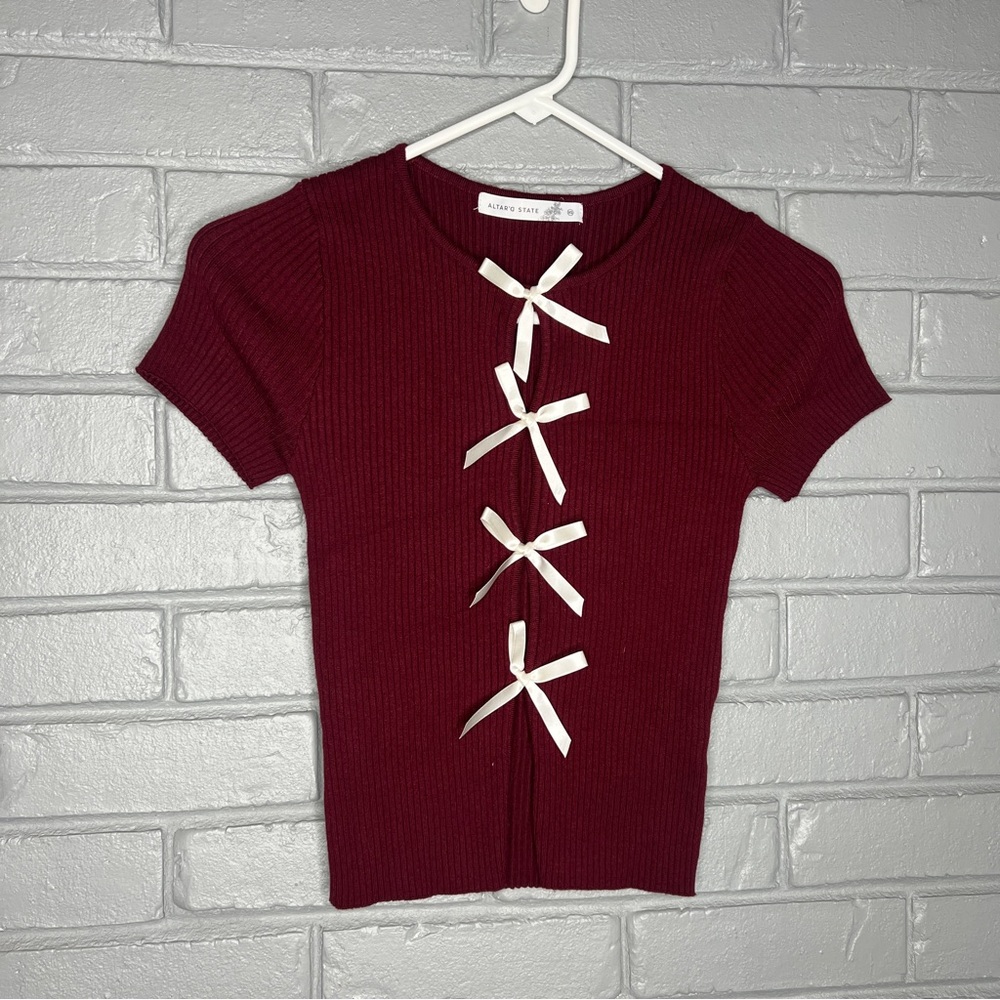 Altar'd State Burgundy Ribbed Short Sleeve Top with Ivory Bows Size XS